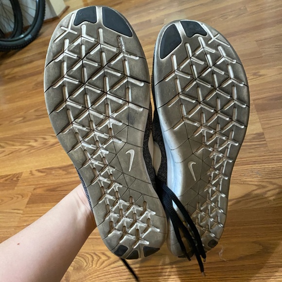 Nike - Picture 3 of 4